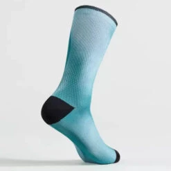 Specialized Soft Air Korkeavartiset Sukat 11 Specialized Soft Air Korkeavartiset Sukat -Pyoravarikko 64722 397 APP SOFT AIR TALL SOCK TRPTL DISTORTION M HERO