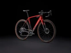 Trek Domane+ SLR 7 AXS (2023) 26 Trek Domane+ SLR 7 AXS (2023) -Pyoravarikko DomanePlusSLR7eTap 23 36740 C Portrait