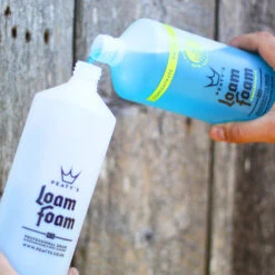 Peaty's LoamFoam Cleaner Tiiviste -Pyoravarikko LoamFoamConcentrate3 500x500 crop center 67eb80c4 8076 46ef b32b e04b5d444185