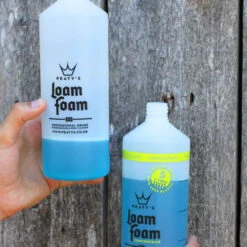 Peaty's LoamFoam Cleaner Tiiviste -Pyoravarikko LoamFoamConcentrate4 500x500 crop center 553b95fb 16ca 48c3 8508 93e67b83ffbf