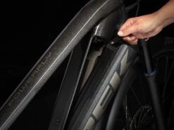 Trek Powerfly 7 Equipped (2022) 14 Trek Powerfly 7 Equipped (2022) -Pyoravarikko PowerflySport7EQ 22 35445 A Alt2