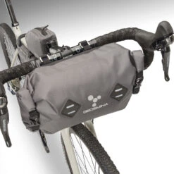 Geosmina Handlebar Bag -Pyoravarikko handlebarbag bikepacking front 1